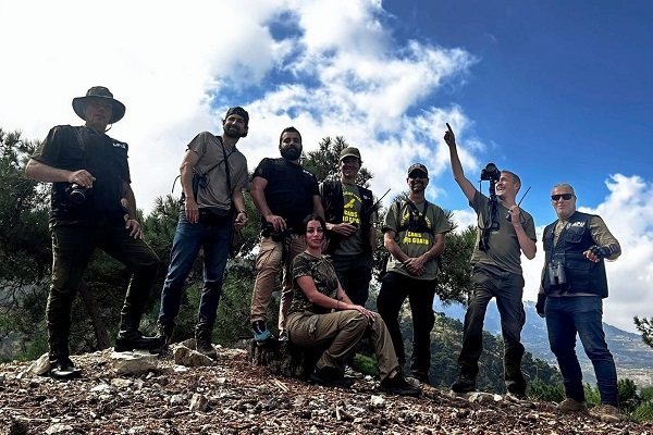Das Komitee-Team auf dem Gebirgspass bei Akkar Al Atiqah/Libanon
