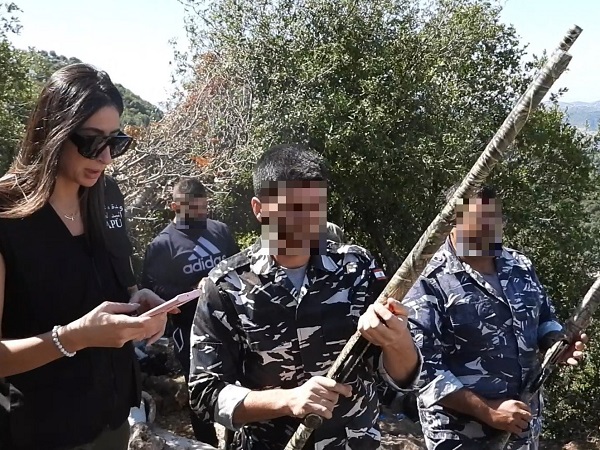 Libanesische Polizei mit sichergestelleten Jagdwaffen in Akkar