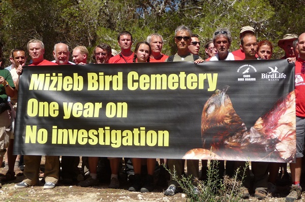 Protestaktion von Komitee und BirdLife Malta in Mizieb im Jahr 2010 