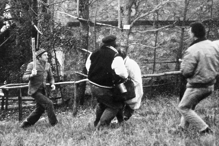 Bird catcher (left) attacks CABS members (Italy, 1983)